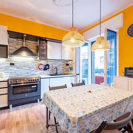 아파트 Joivy Family Flat With Garden And Parking *
