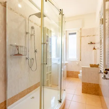 Joivy Family Flat With Garden And Parking Γένοβα