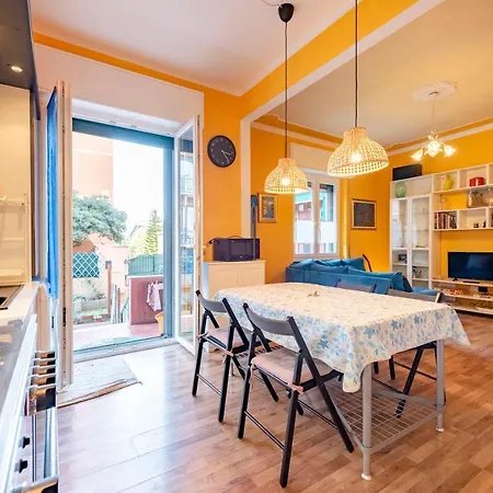 Appartamento Joivy Family Flat With Garden And Parking Genova